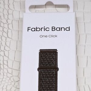 Brand New Factory Sealed Samsung Galaxy Watch6 Fabric Band (M/L) ET-SVR94LBEGUJ